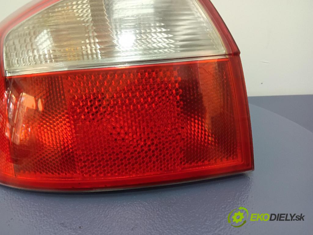Audi A4 2002 světlo Zad: levá Mimo: 153929
