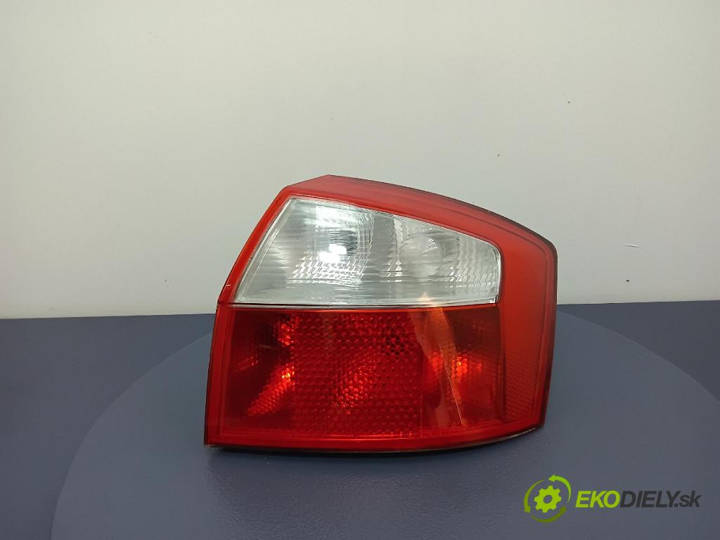 Audi A4 2002 světlo Zad: Práva: Mimo: 11-A467B