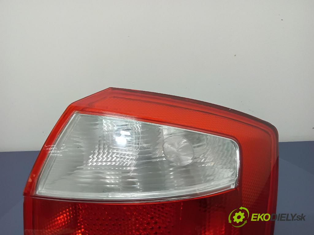 Audi A4 2002 světlo Zad: Práva: Mimo: 11-A467B