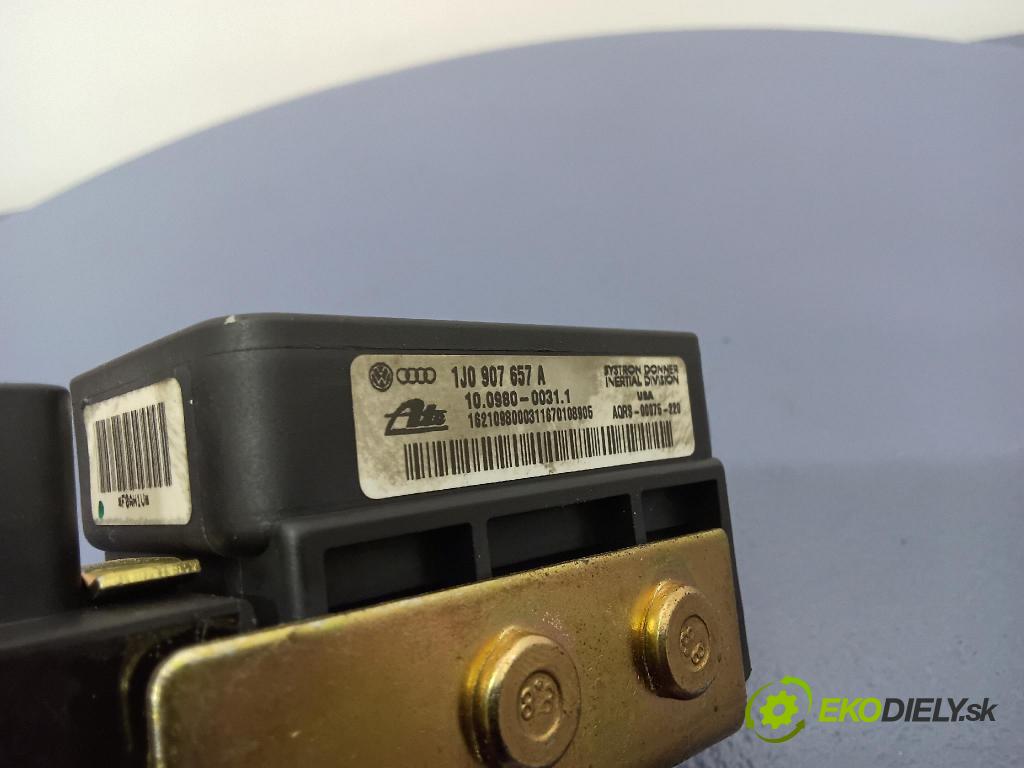 Volkswagen Golf 2000 snímač ESP. 1J0907657A