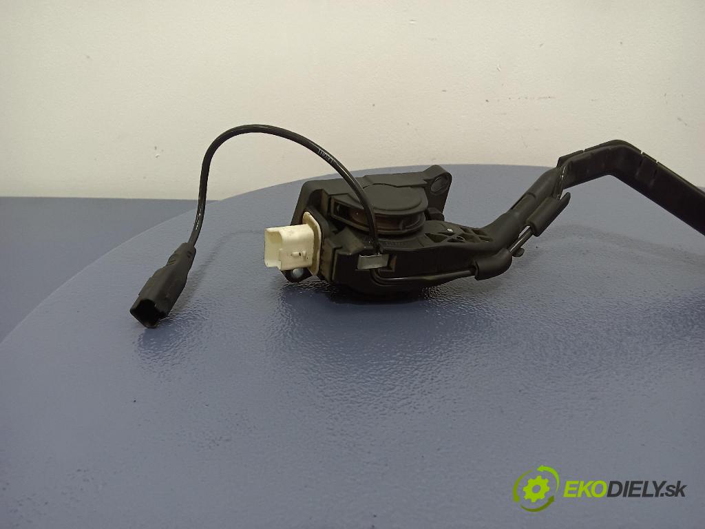 Peugeot 407 sw 2005 pedal Plyn: 9650341780