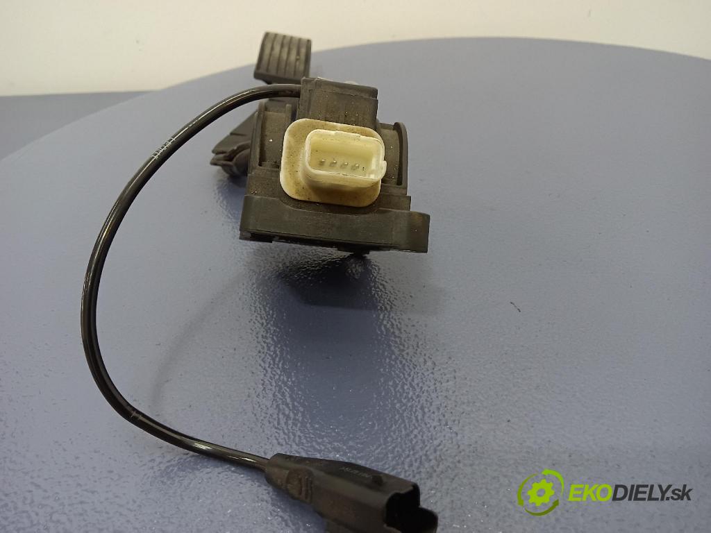 Peugeot 407 sw 2005 pedal Plyn: 9650341780