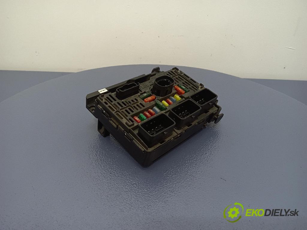 Peugeot 607 2005 skrinka Poistky: 9657718780