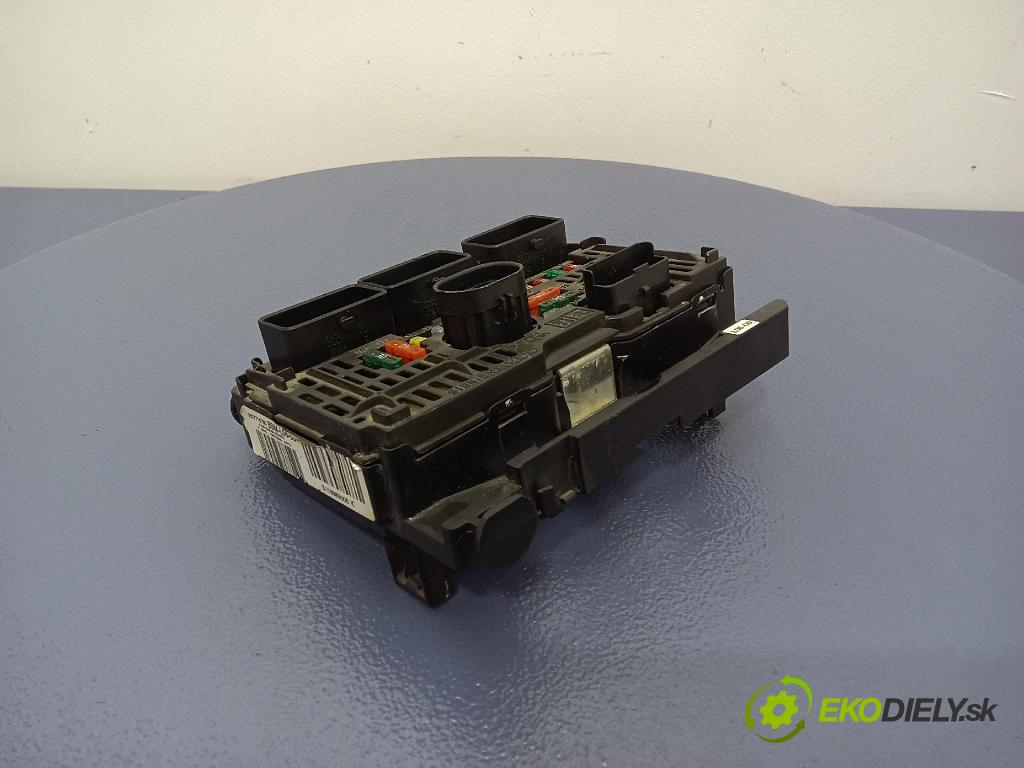 Peugeot 607 2005 skrinka Poistky: 9657718780