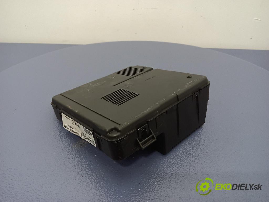 Renault Megane scenic 2004 skrinka Poistky: 8200306032A