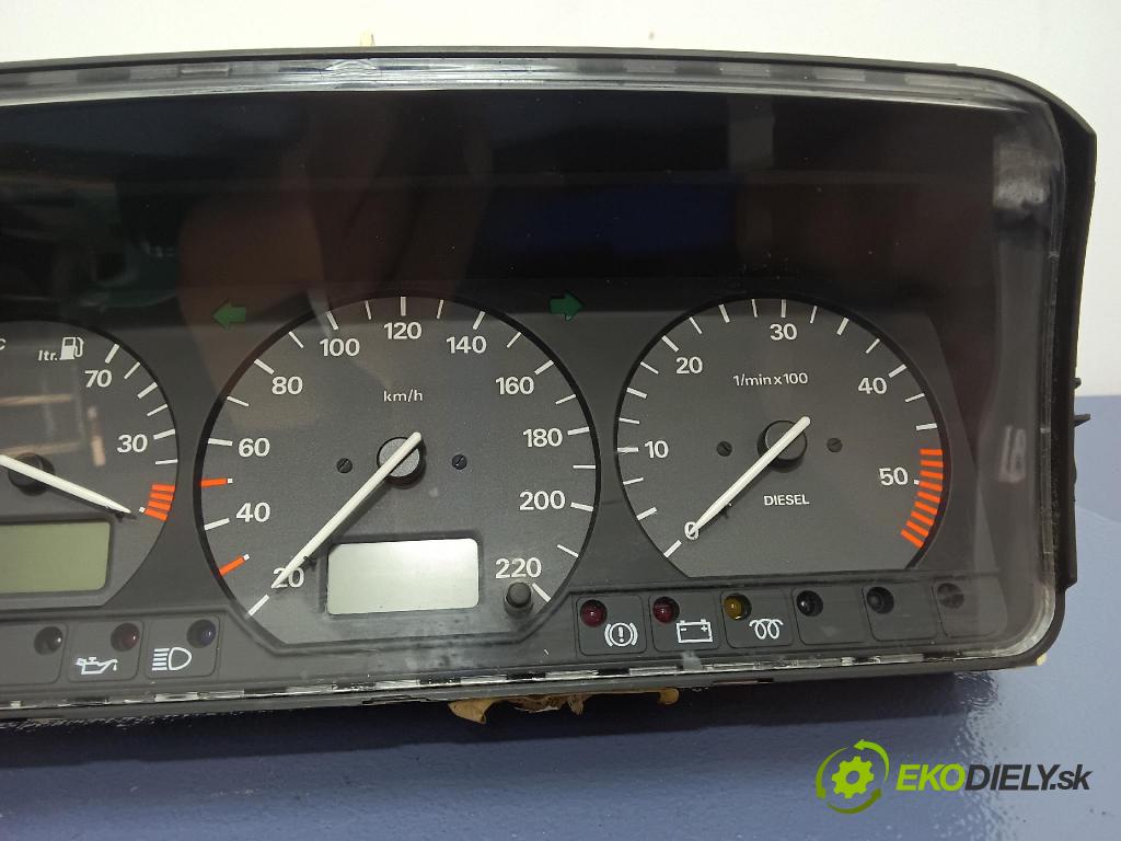 Volkswagen Passat 1994 prístrojovka/ budíky 3A0919033R