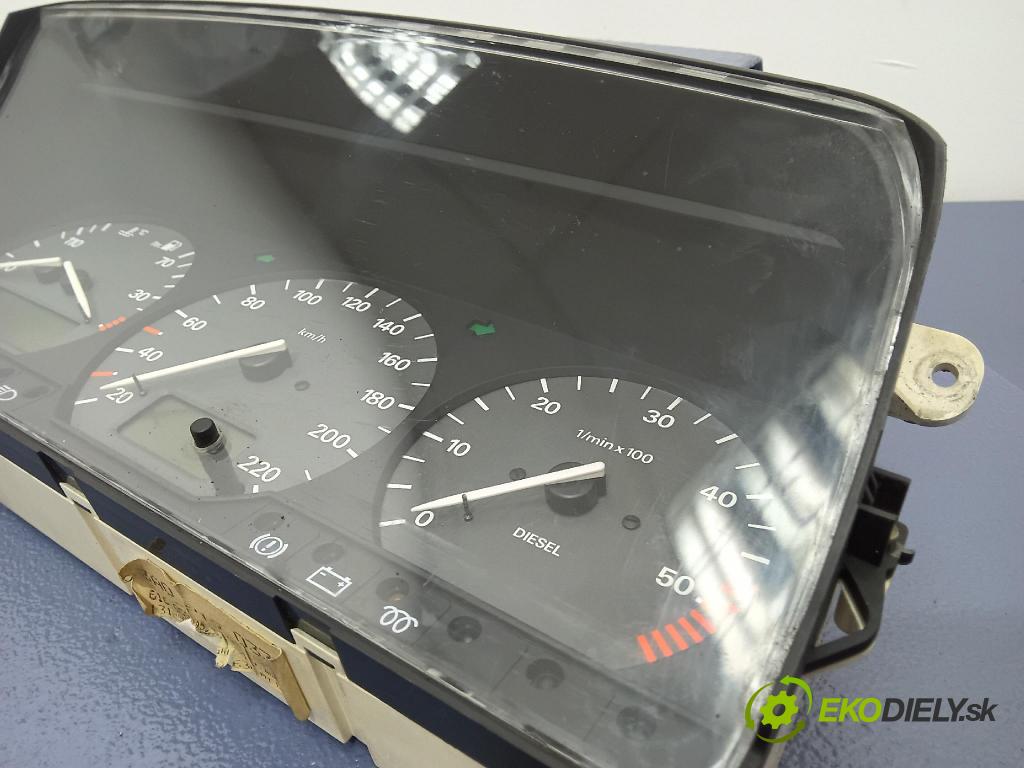 Volkswagen Passat 1994 prístrojovka/ budíky 3A0919033R