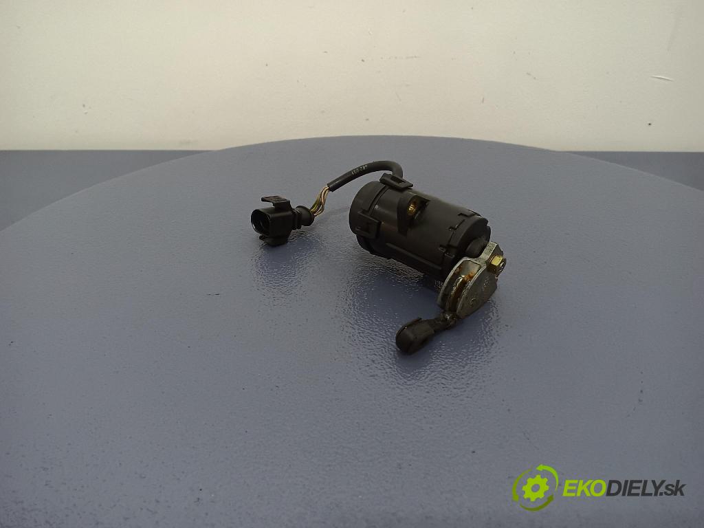 Volkswagen Passat 1994 pedal Plyn: 0205001012