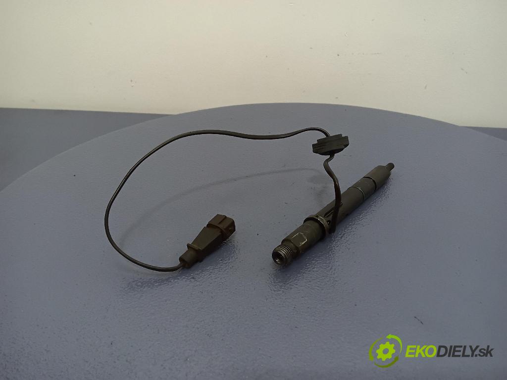 Audi A6 2002 vstrek 059130202E