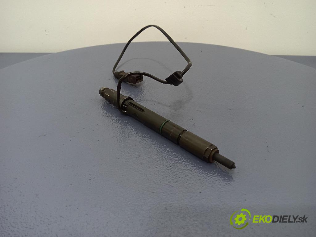 Audi A6 2002 vstrek 059130202E