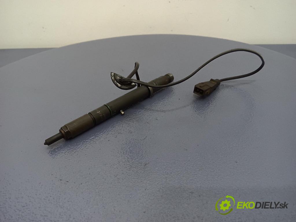 Audi A6 2002 vstrek 059130202E