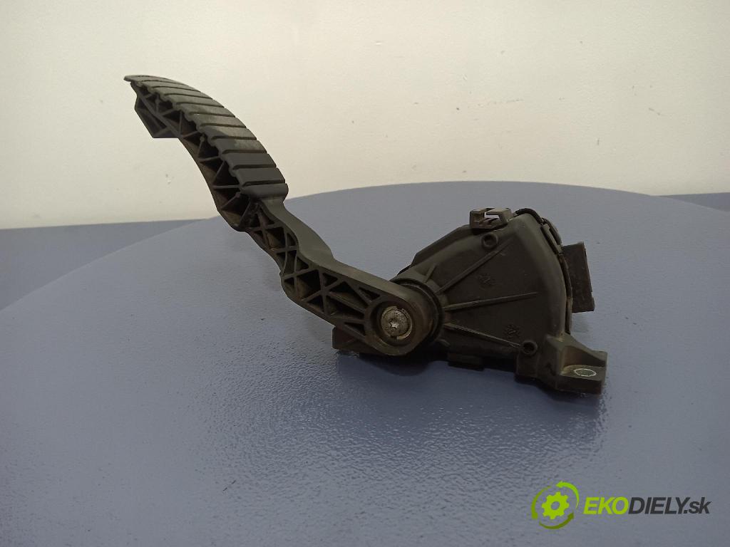 Renault Laguna 2006 pedal Plyn: 8200003393