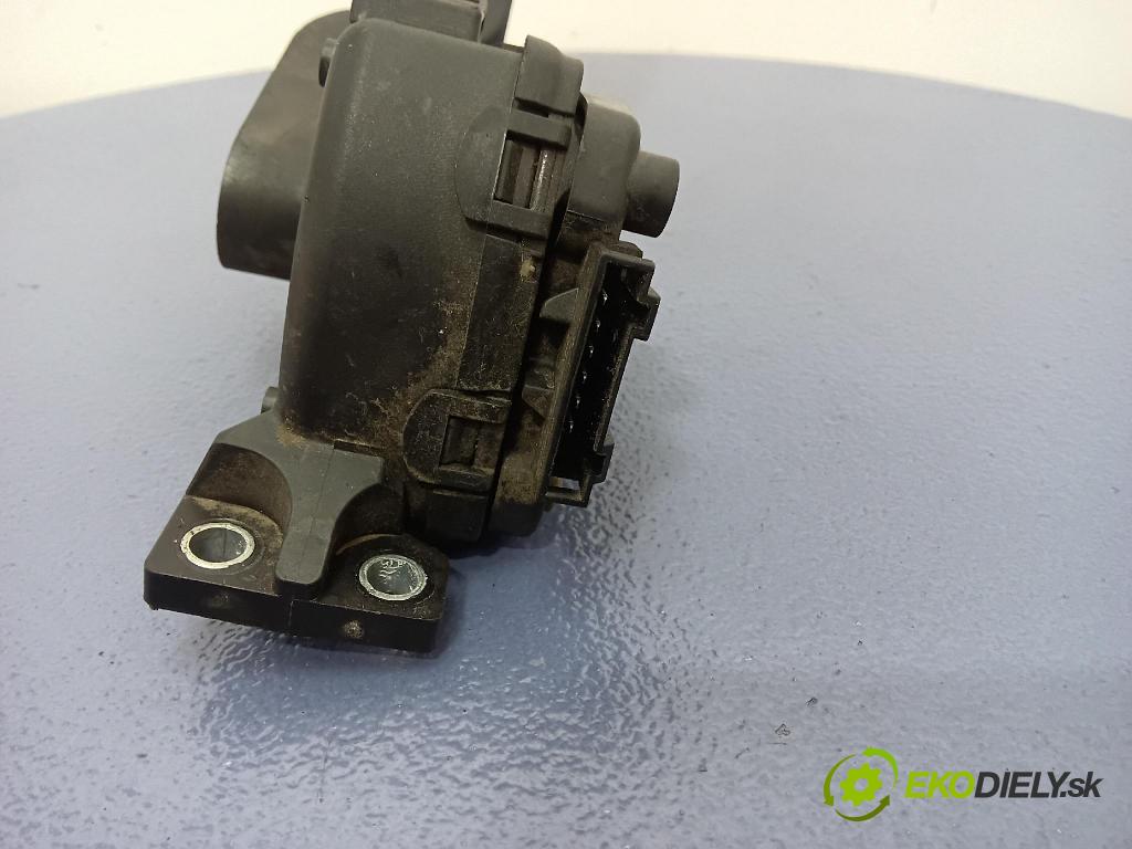 Renault Laguna 2006 pedal Plyn: 8200003393