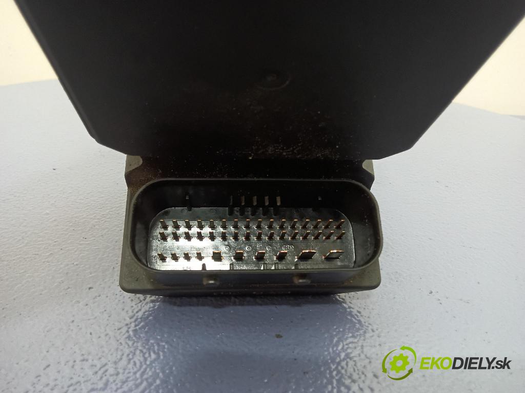 Audi A4 2004 čerpadlo ABS x 8E0614517