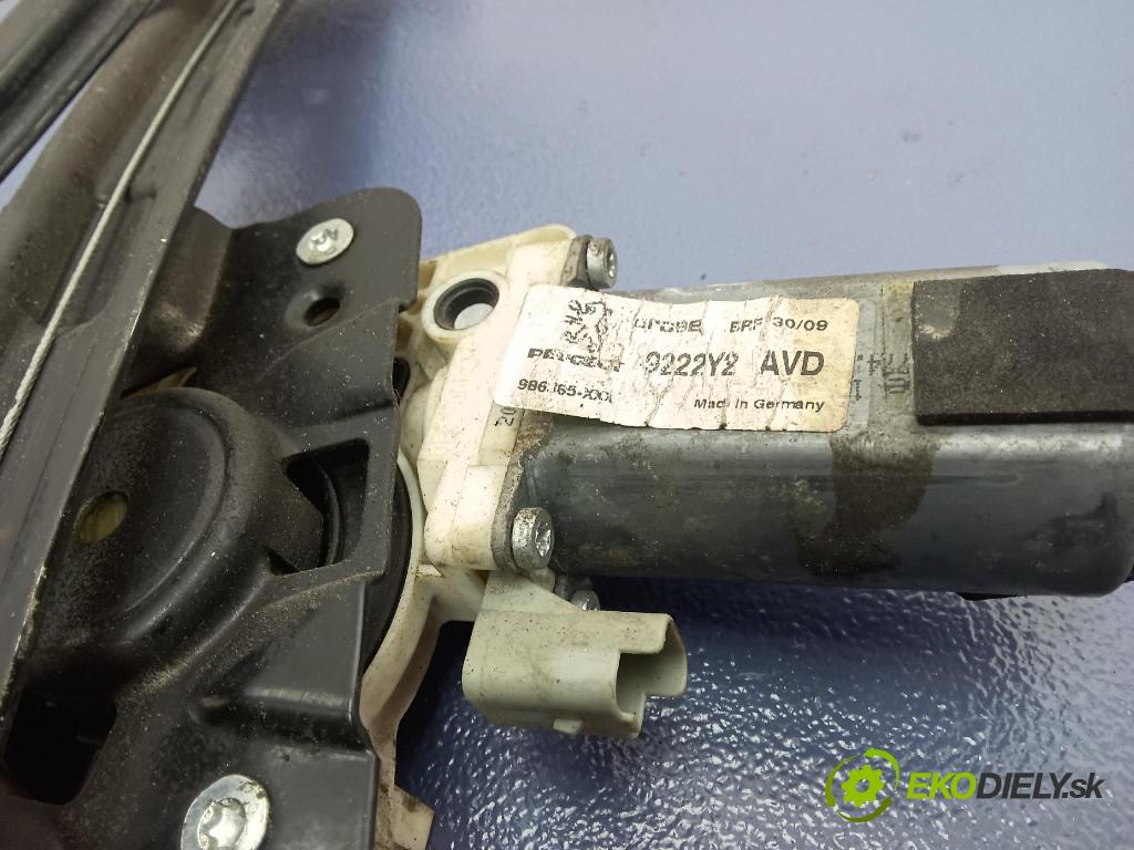 Peugeot 206 2003 mechanismus stahování Sklenka: před v pravo: 9222Y2