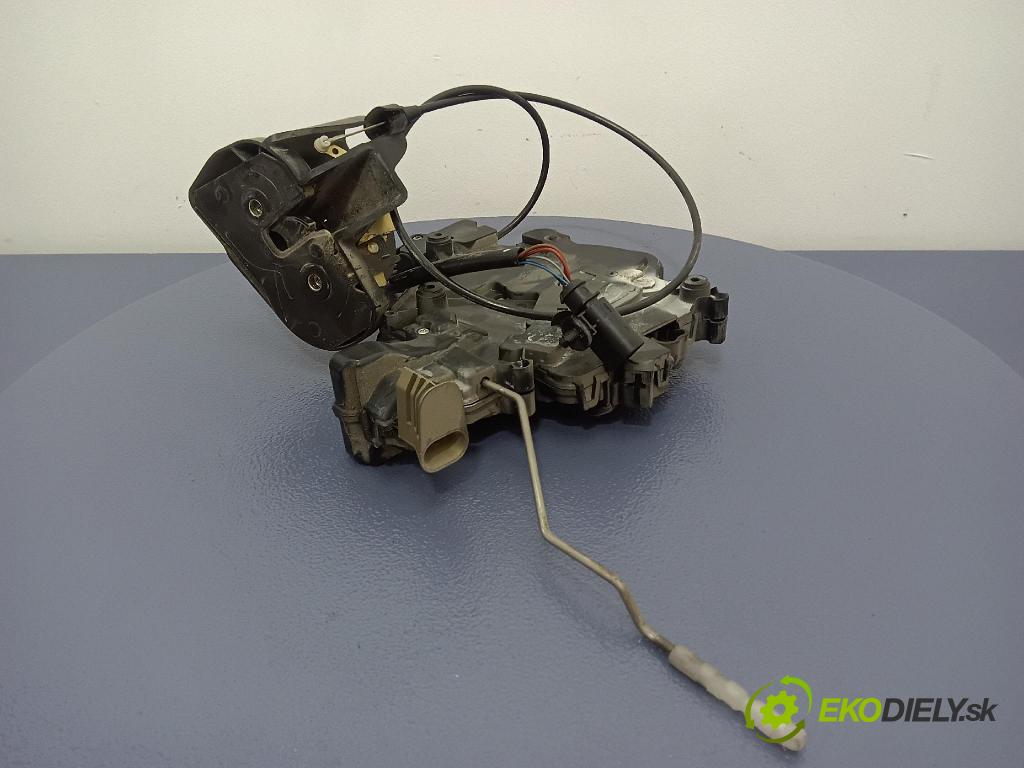 Volkswagen Transporter 2006 zámok dvere zad v pravo: 7H0843654BG