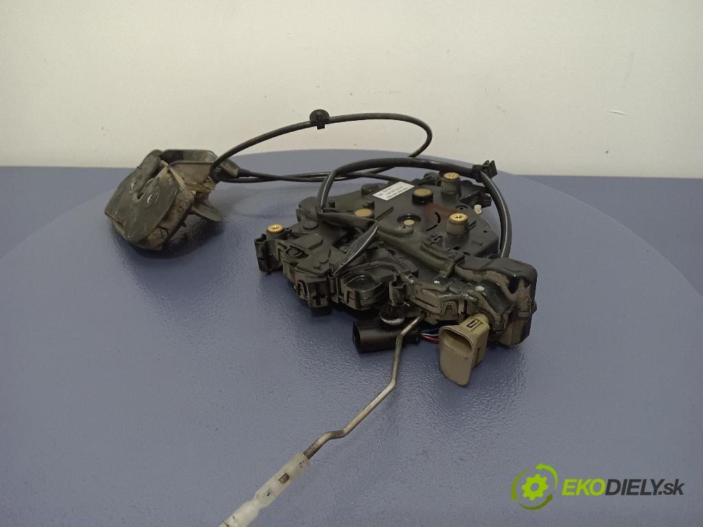 Volkswagen Transporter 2006 zámok dvere zad v pravo: 7H0843654BG