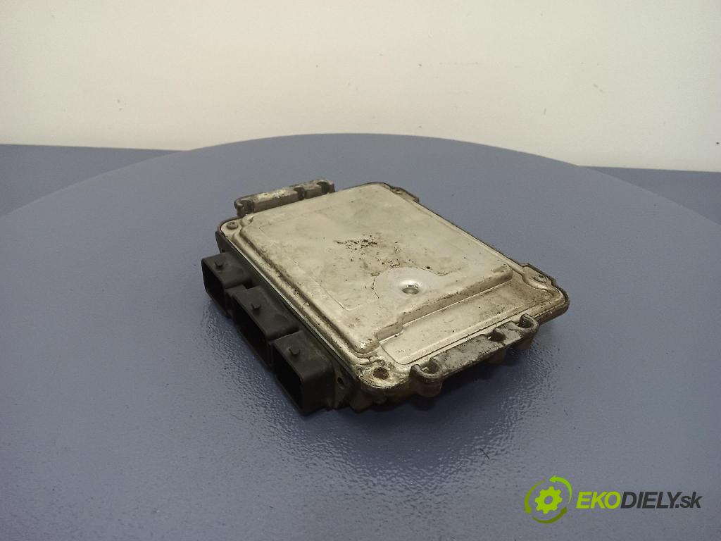 Renault Trafic 2004 riadiaca jednotka Motor: 0281011530
