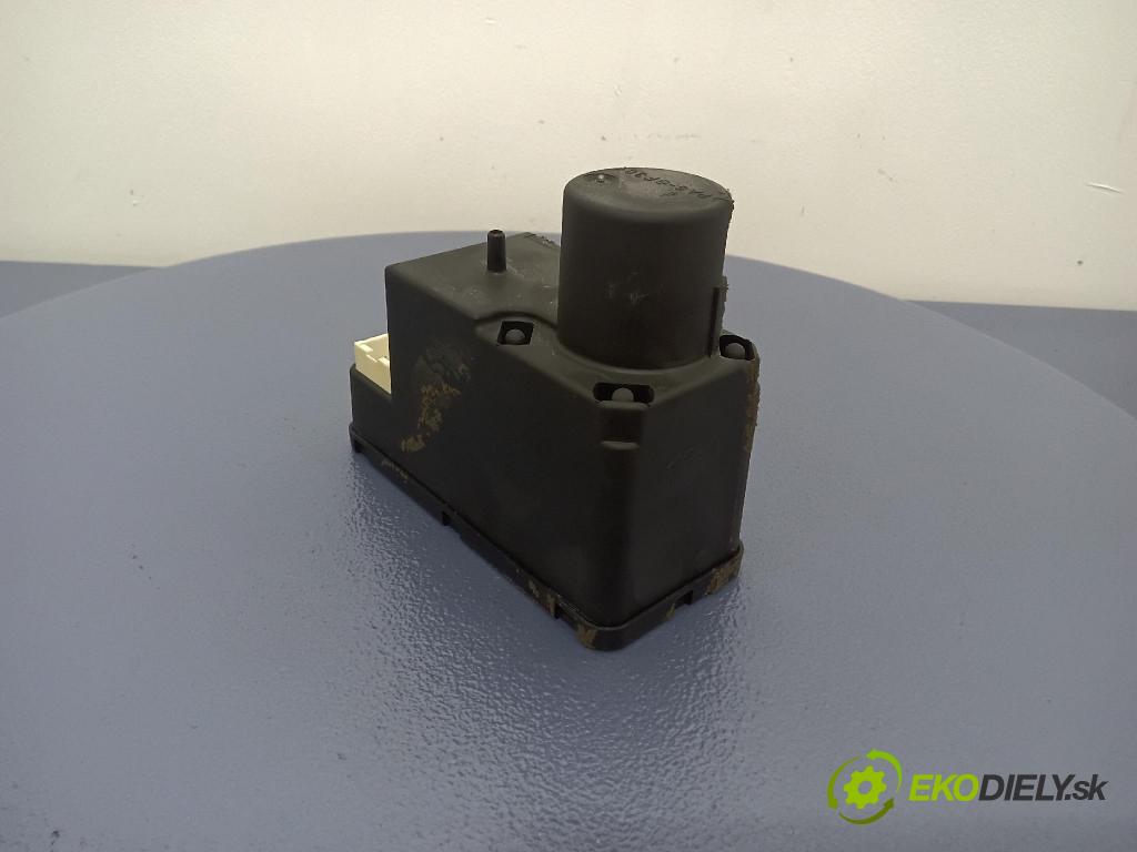 Audi A4 1996 čerpadlo Centrální Zámek 4A0862257J