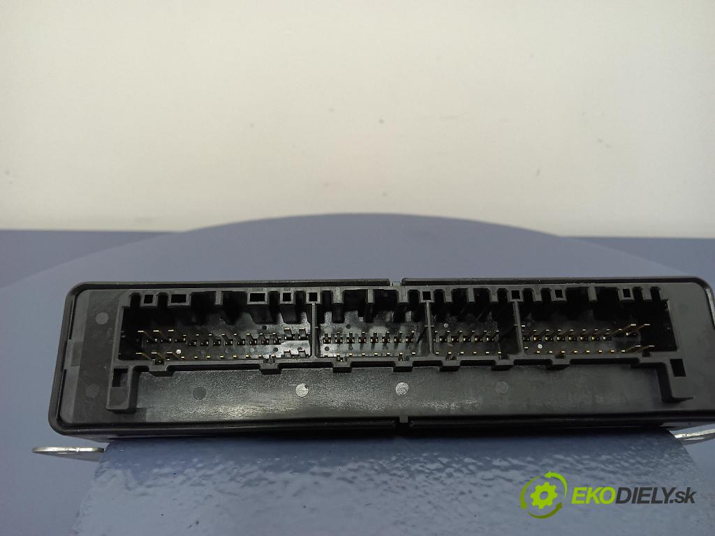 Mitsubishi Space runner 1999 riadiaca jednotka Motor: E2T73675