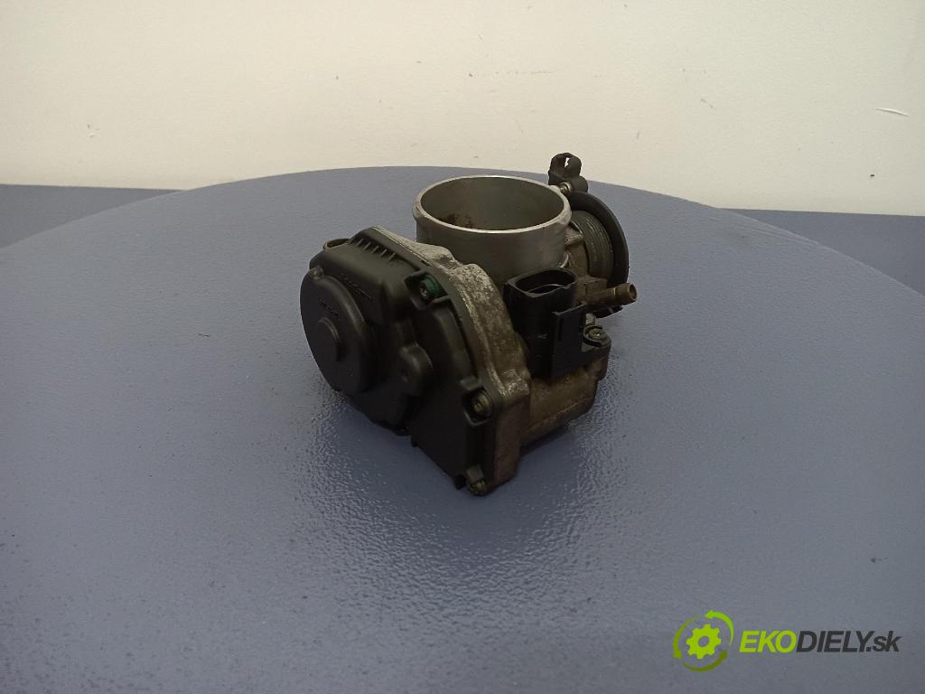 Volkswagen Passat 1997 klapka 058133063H