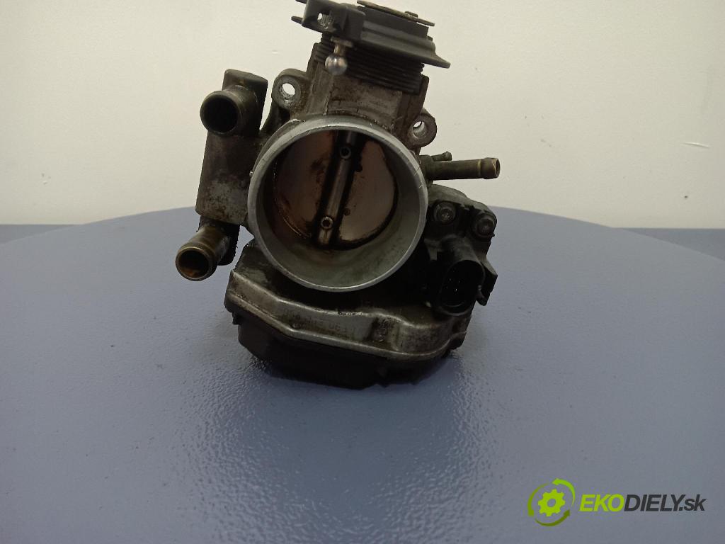 Volkswagen Passat 1997 klapka 058133063H