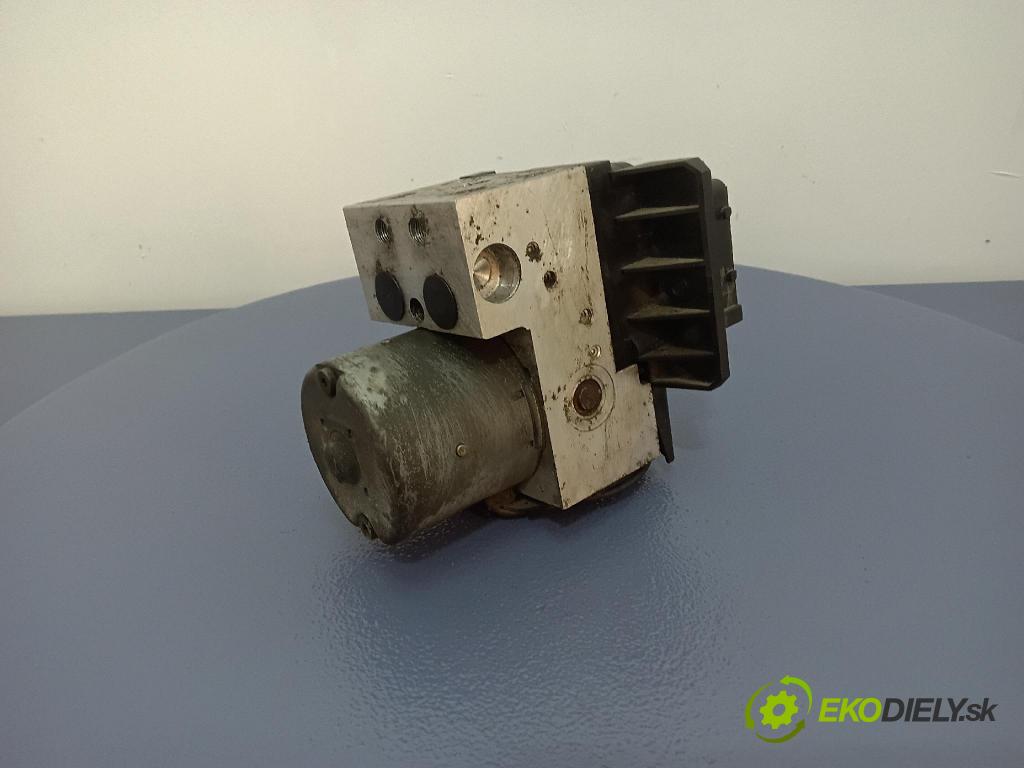 Volkswagen Passat 1998 čerpadlo ABS x 8E0614111T