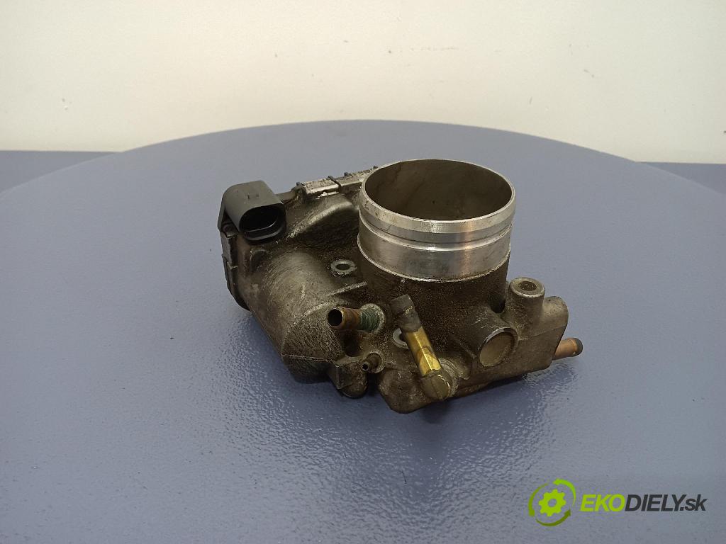 Audi A4 2001 klapka 06B133062H