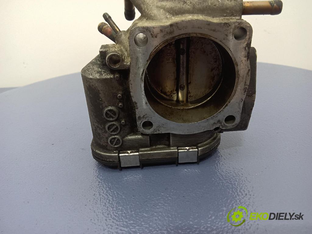 Audi A4 2001 škrticí klapka 06B133062H