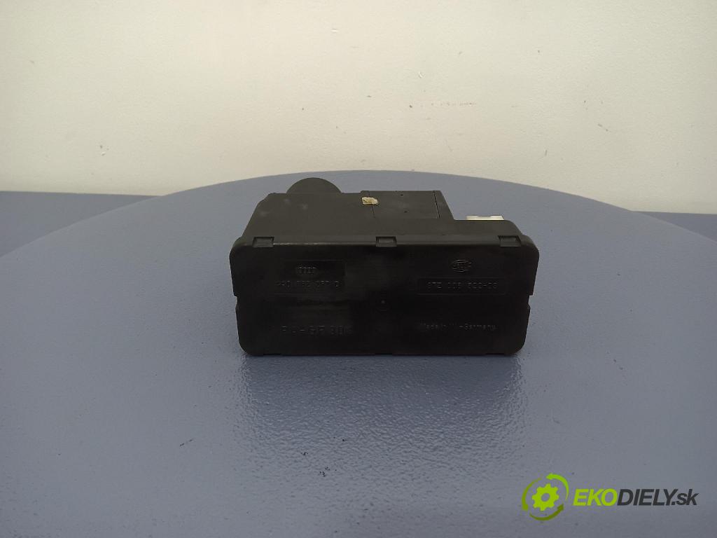 Audi A4 1996 pompa Centrálny: Zámok: 4A0862257D