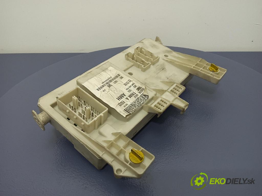 Ford C-max 2004 skrinka Poistky: 3M5T-14A073-DF