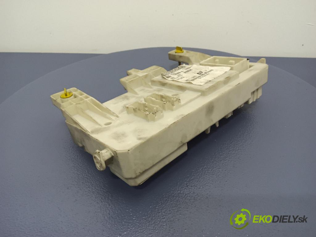 Ford C-max 2004 skrinka Poistky: 3M5T-14A073-DF