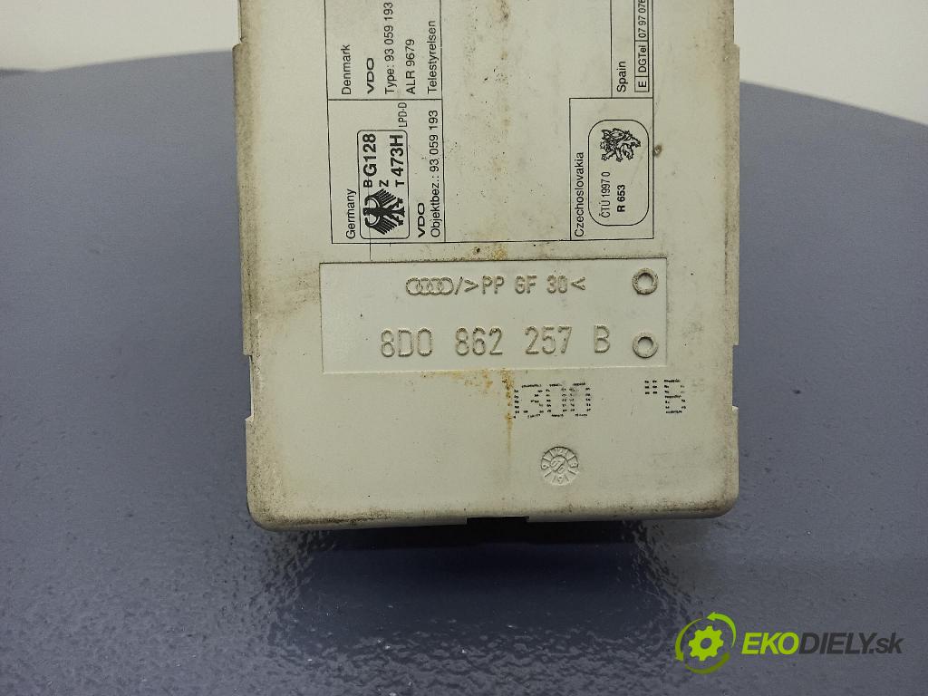 Audi A3 1997 čerpadlo Centrální Zámek 8D0862257B