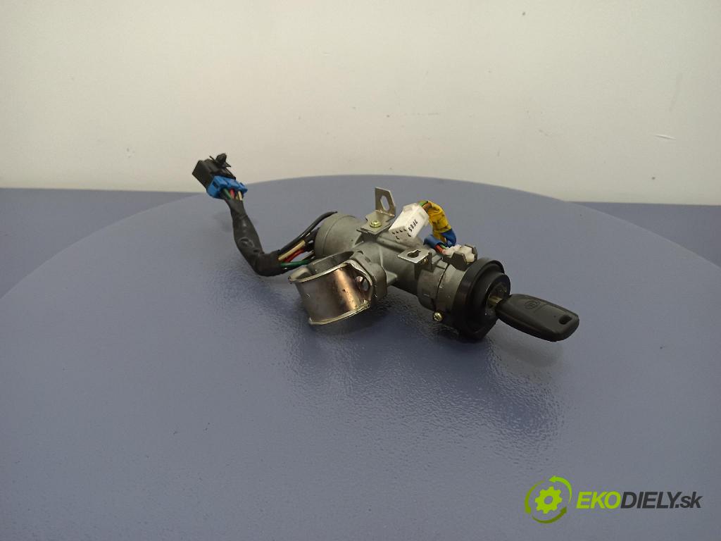 Kia Ceed 2008 Spínač zapaľovania: 01