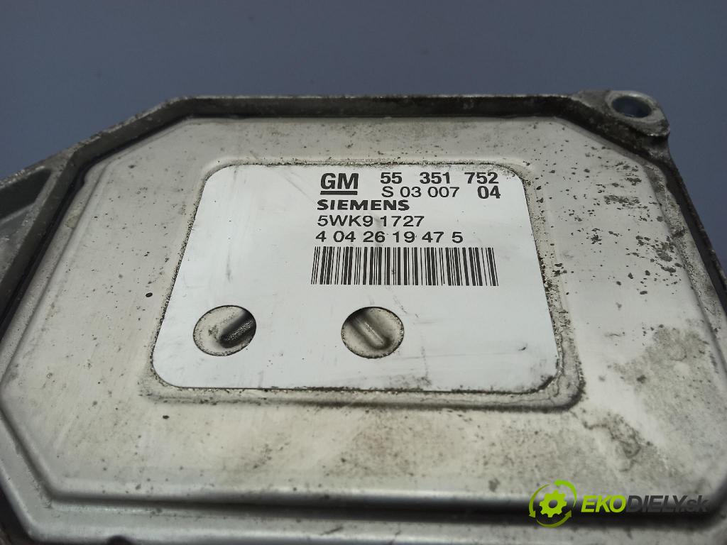 Opel Zafira 2004 řídící jednotka Motor: 55351752