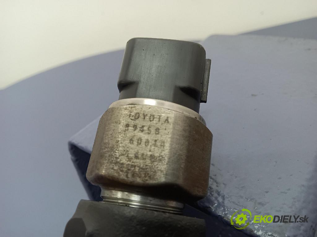 Toyota Avensis 2004 lišta Zásobování 89458-60010
