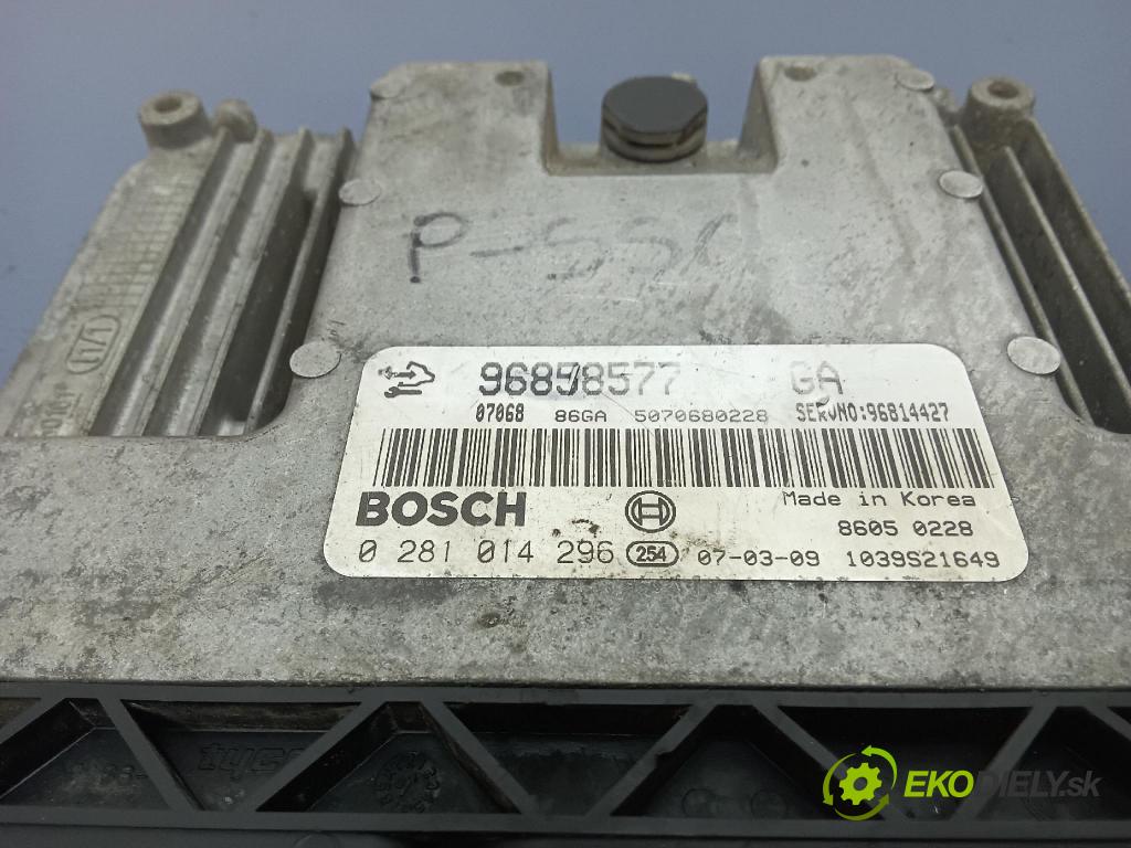 Chevrolet Captiva 2007 řídící jednotka Motor: 96858577