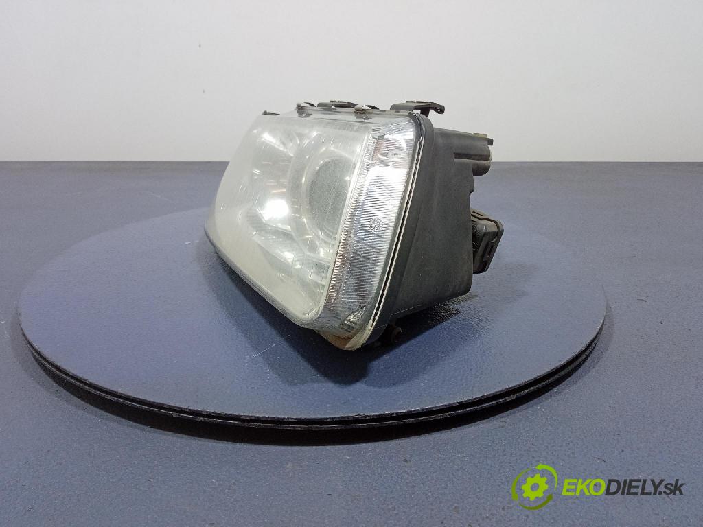 Audi A3 2000 Reflektor: v pravo: 153896-00