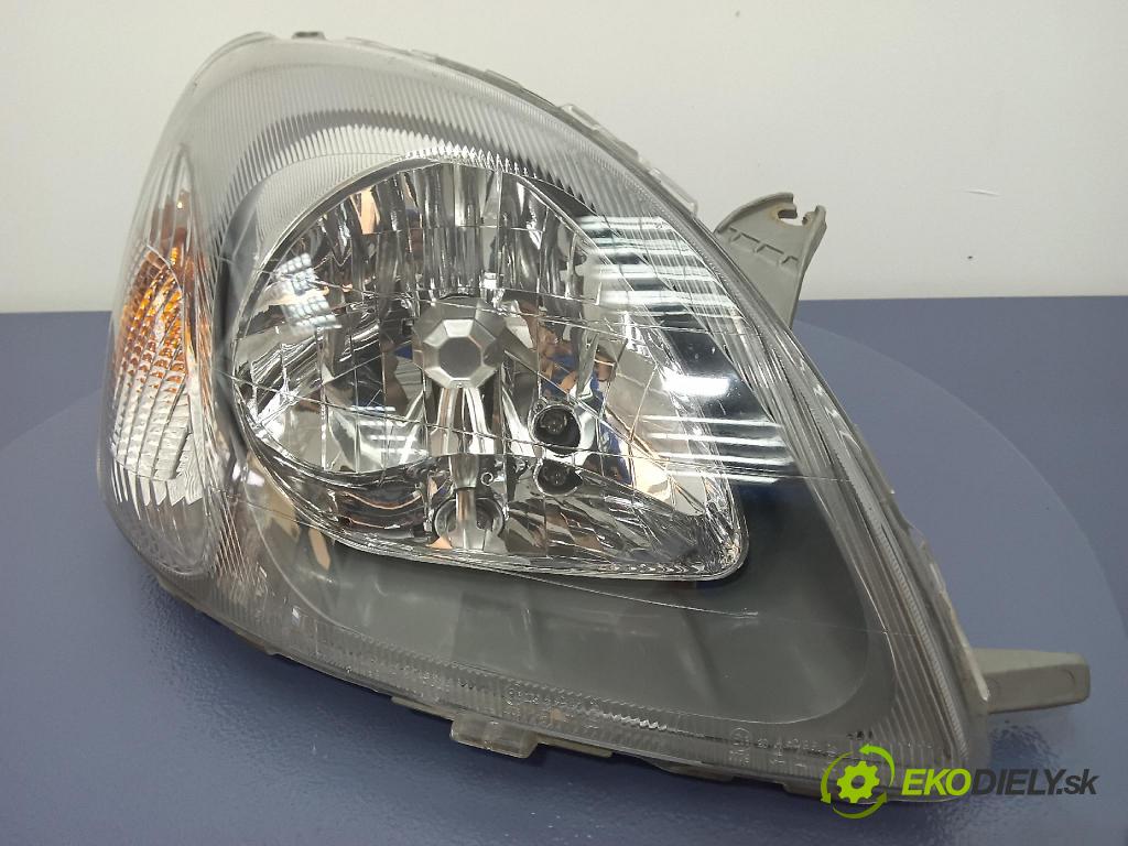 Toyota Yaris 2000 Reflektor: v pravo: 50-5729