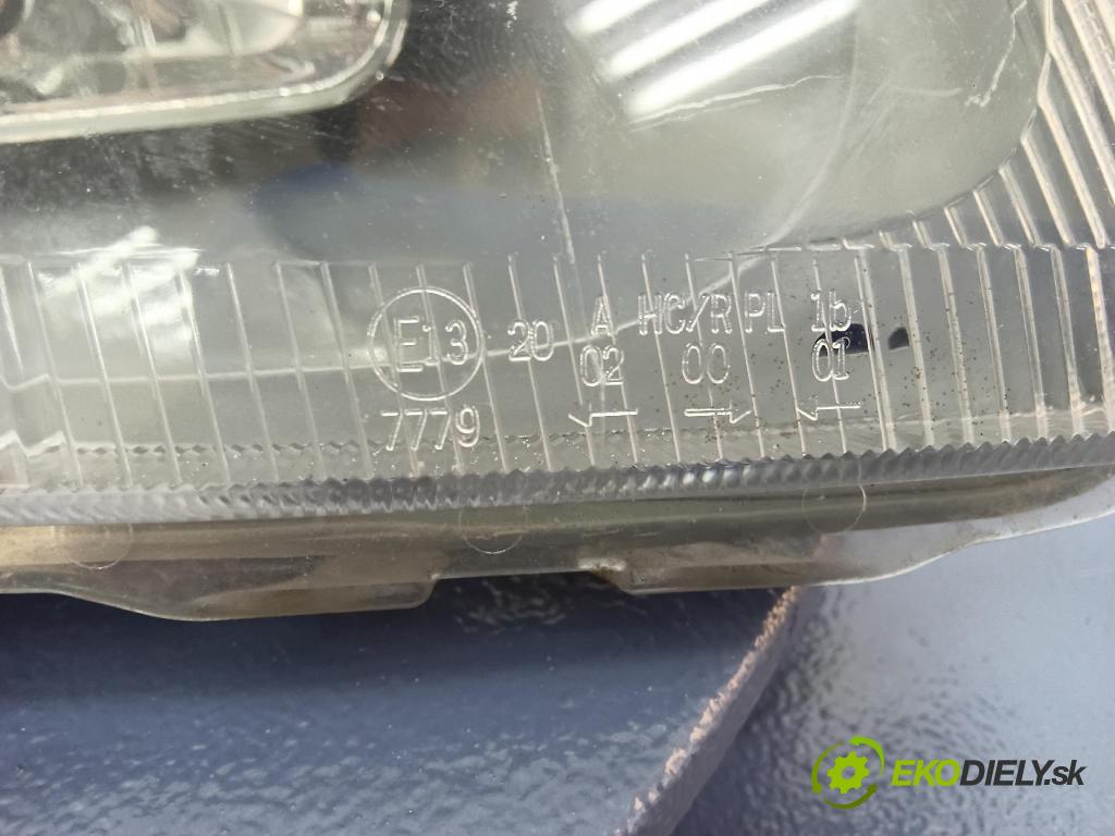 Toyota Yaris 2000 Reflektor: v pravo: 50-5729