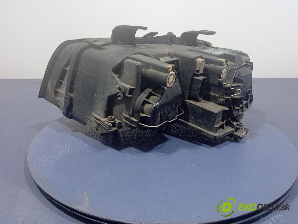 Audi A4 2004 Reflektor: v pravo: 8E0941004F