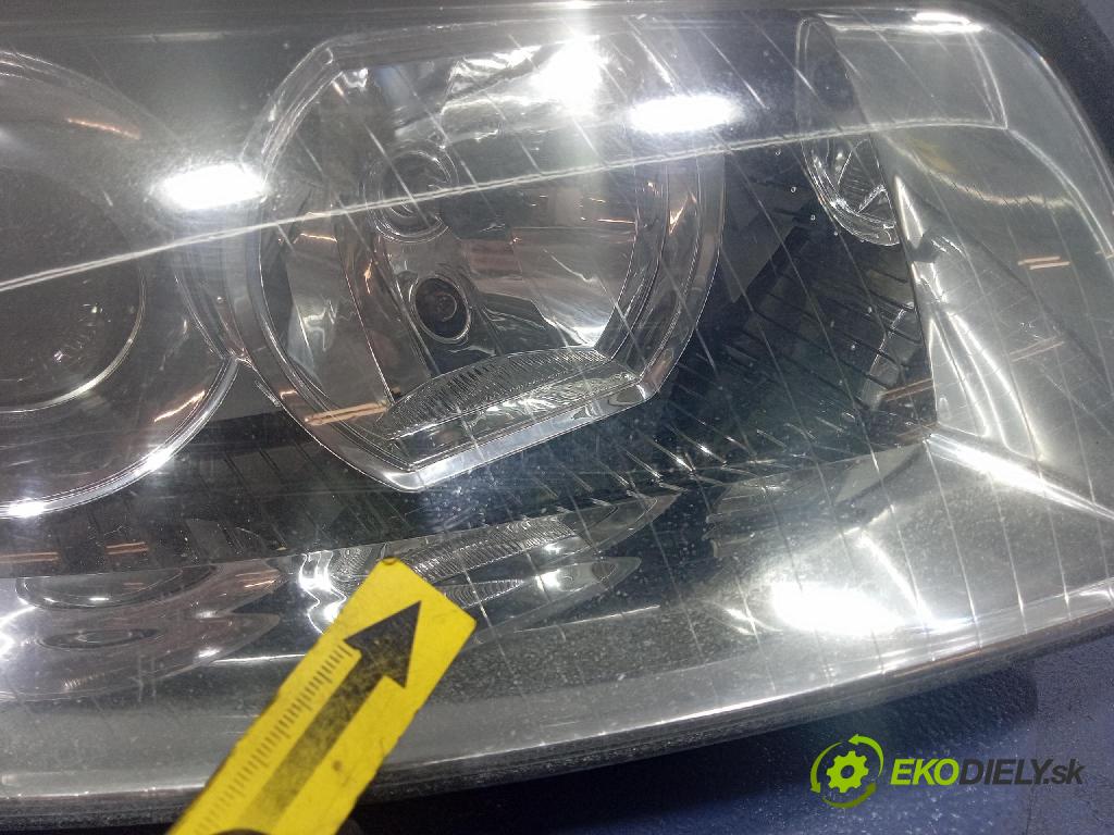 Audi A4 2004 Reflektor: v pravo: 8E0941004F