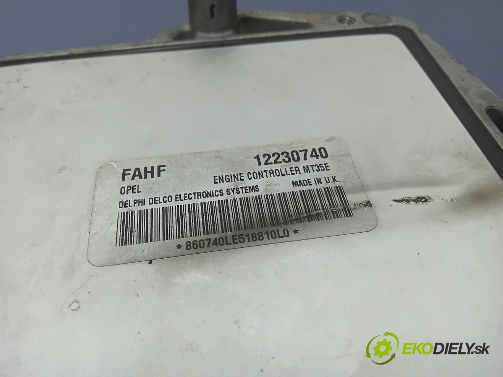 Opel Astra 2005 řídící jednotka Motor: 12230740