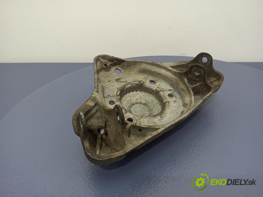 Audi A6 2000 tlumič před Lewy. 8D0412383E