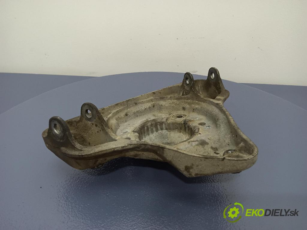 Audi A6 2000 tlumič před Lewy. 8D0412383E