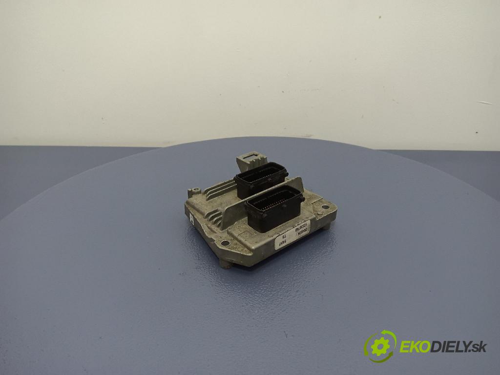 Opel Astra 2005 řídící jednotka Motor: 12230740