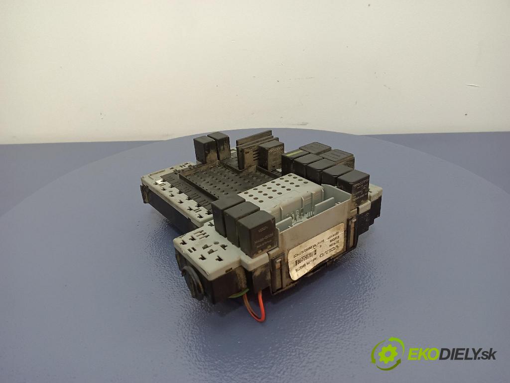 Volvo V70 2001 skříňka Pojistky 8645716
