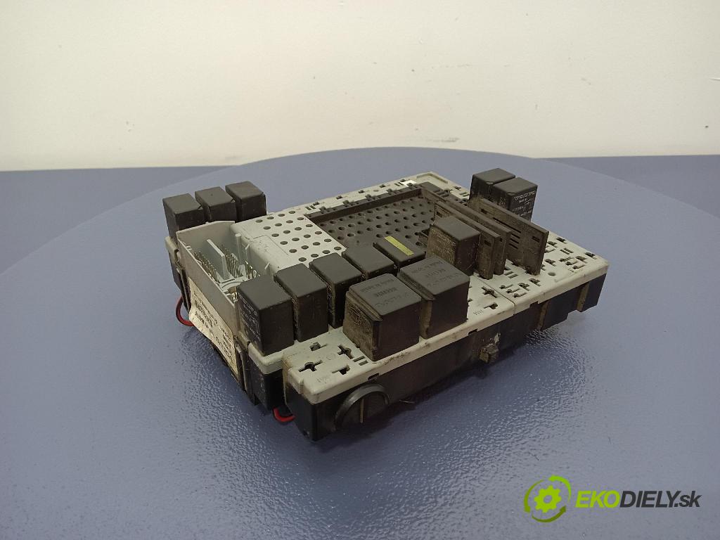 Volvo V70 2001 skříňka Pojistky 8645716