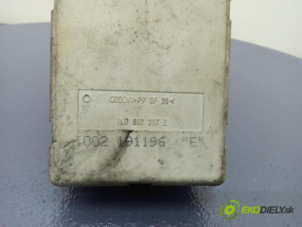Audi A4 1.6 kat 1995 čerpadlo Centrální Zámek 8L0862257E