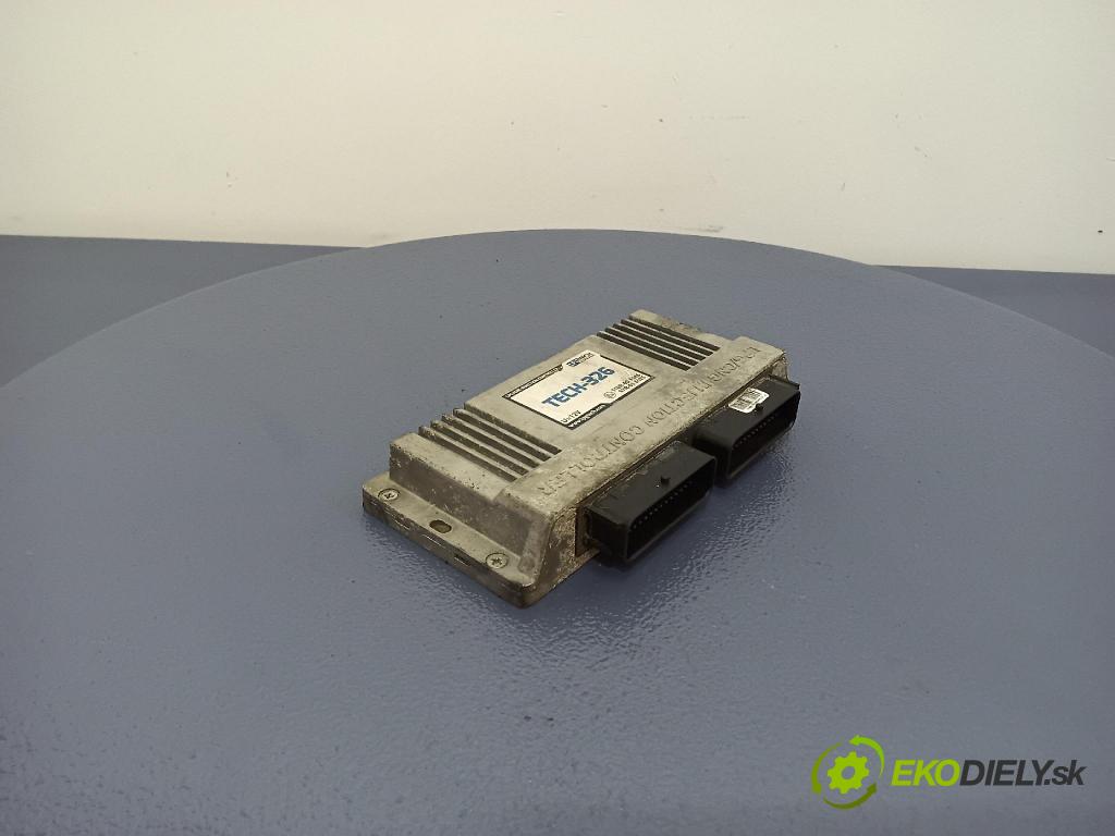Audi A4 1.6 kat 1995 řídící jednotka 110R-006045